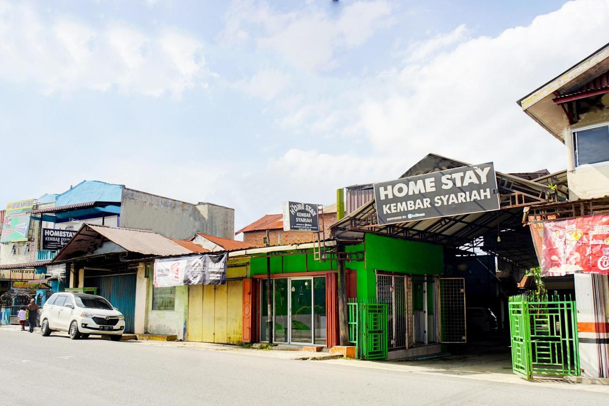Oyo 93071 Home Stay Kembar Syariah Binjai Dış mekan fotoğraf