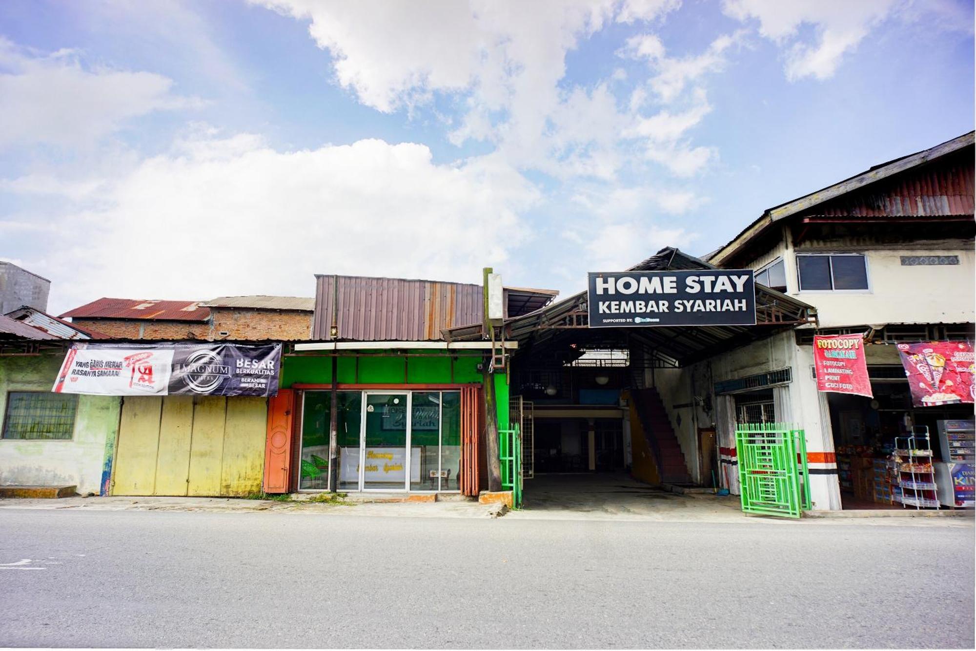 Oyo 93071 Home Stay Kembar Syariah Binjai Dış mekan fotoğraf