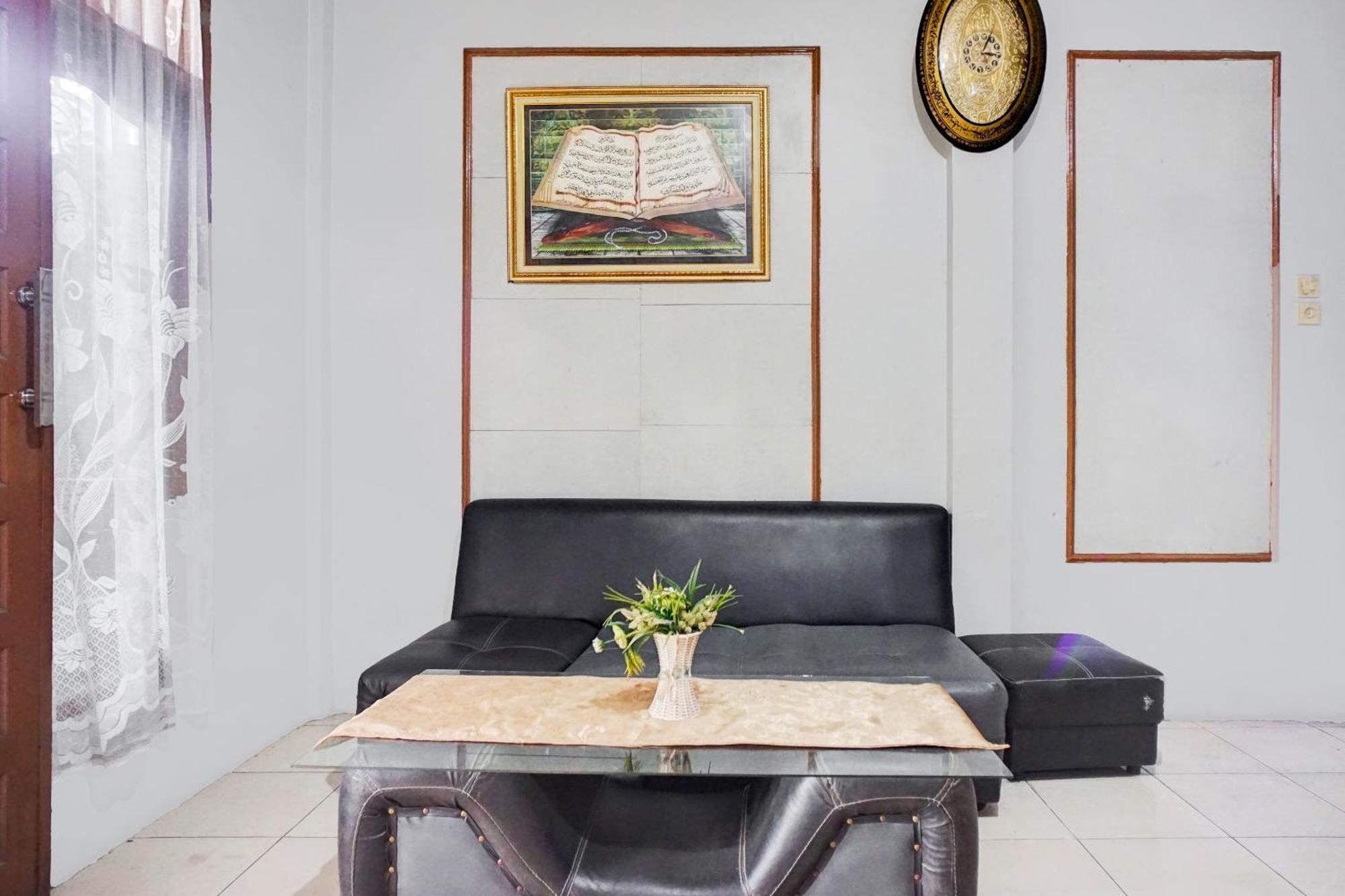 Oyo 93071 Home Stay Kembar Syariah Binjai Dış mekan fotoğraf